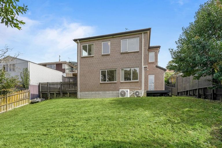 Photo of property in 58 Blanes Road, Weymouth, Auckland, 2103