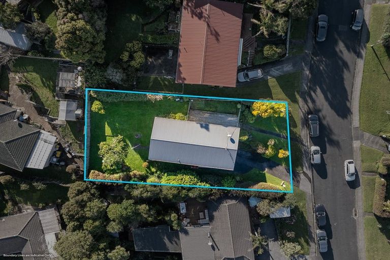 Photo of property in 11 Barker Rise, Northcross, Auckland, 0632