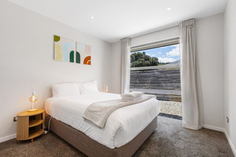 Photo of property in 11 Sunnyside Lane, Wanaka, 9305