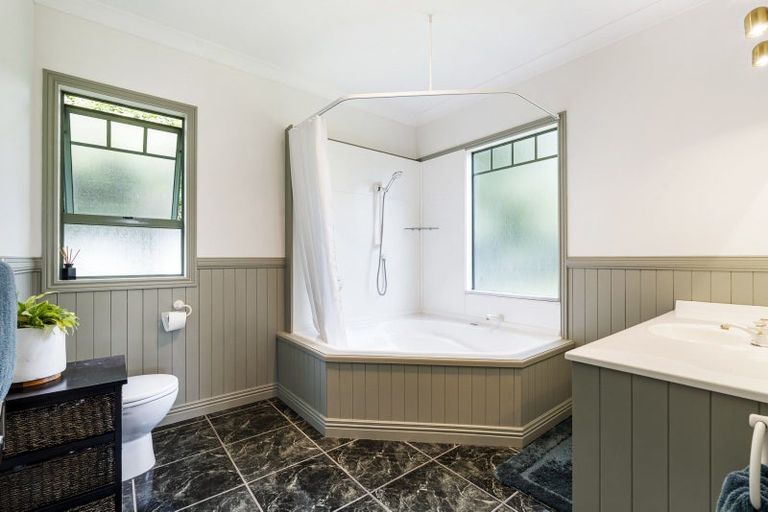 Photo of property in 484 Corbett Road, Lepperton, New Plymouth, 4373