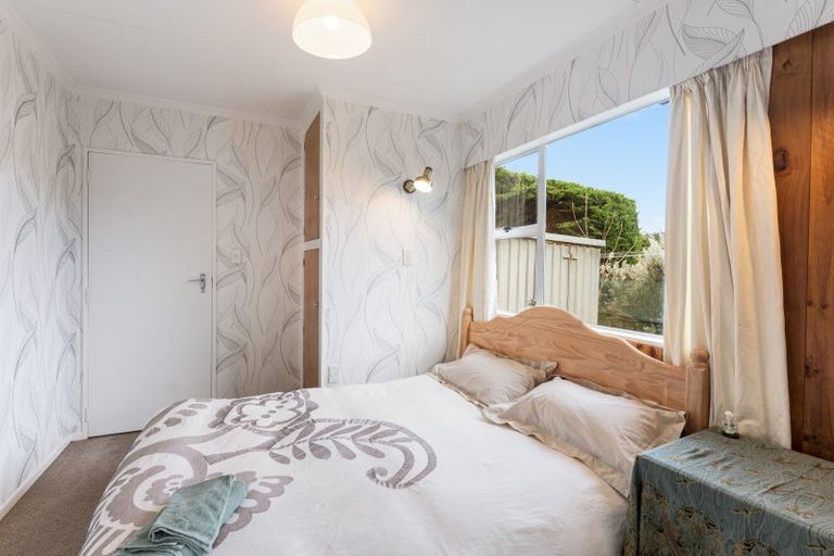 Photo of property in 16 Arthur Street, Waikawa Beach, Levin, 5573