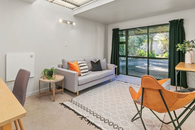 Photo of property in 30 Singers Road, Korokoro, Lower Hutt, 5012