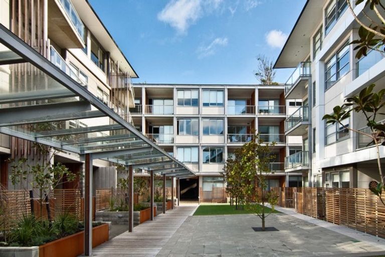 Photo of property in Revolucion Apartments, 405n/28 Torrens Terrace, Mount Cook, Wellington, 6011