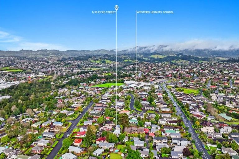 Photo of property in 38 Eyre Street, Henderson, Auckland, 0612