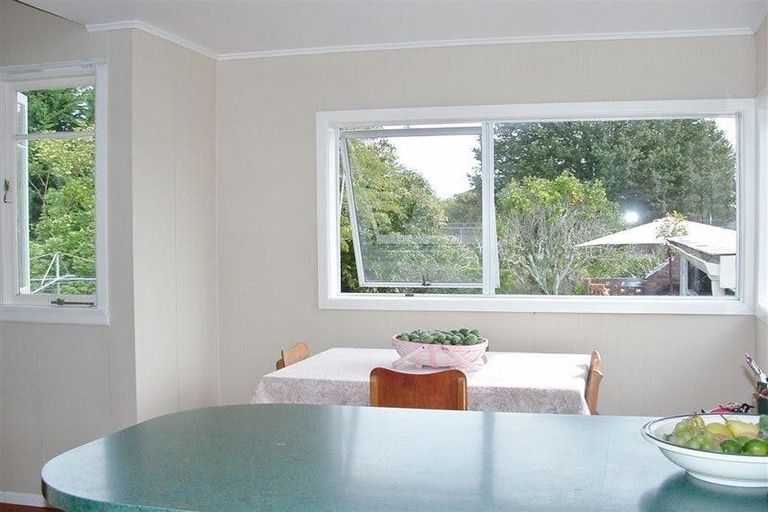 Photo of property in 10 Racecourse Road, Waiuku, 2123