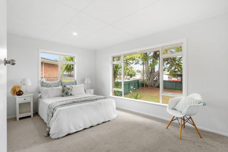 Photo of property in 4/123 Birkdale Road, Birkdale, Auckland, 0626