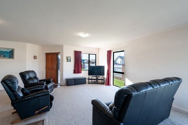 Photo of property in 83 Roberts Line, Kelvin Grove, Palmerston North, 4414