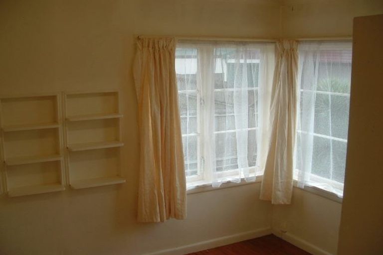 Photo of property in 1/72 Nikau Street, New Lynn, Auckland, 0600