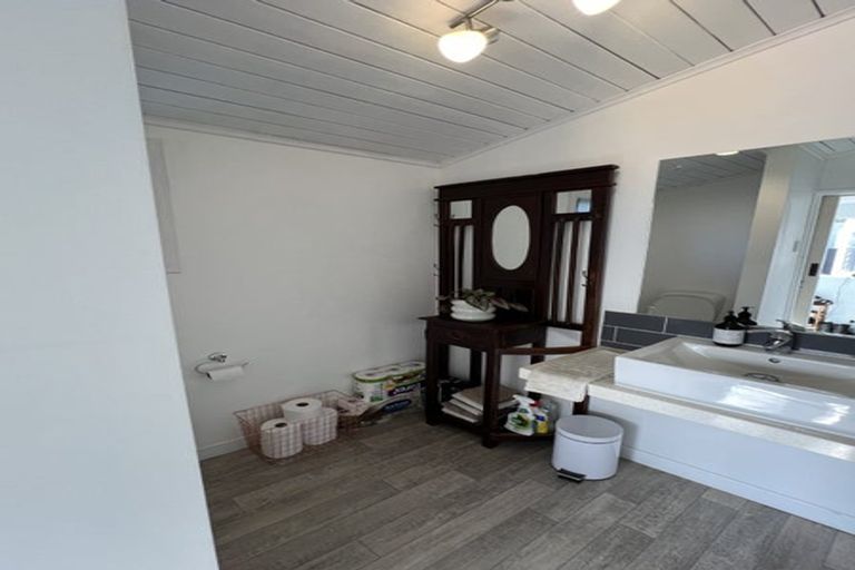 Photo of property in 24 John Street, Pukekohe, 2120