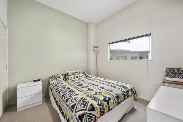Photo of property in Stadium Garden Flats, 205/107 Thorndon Quay, Pipitea, Wellington, 6011