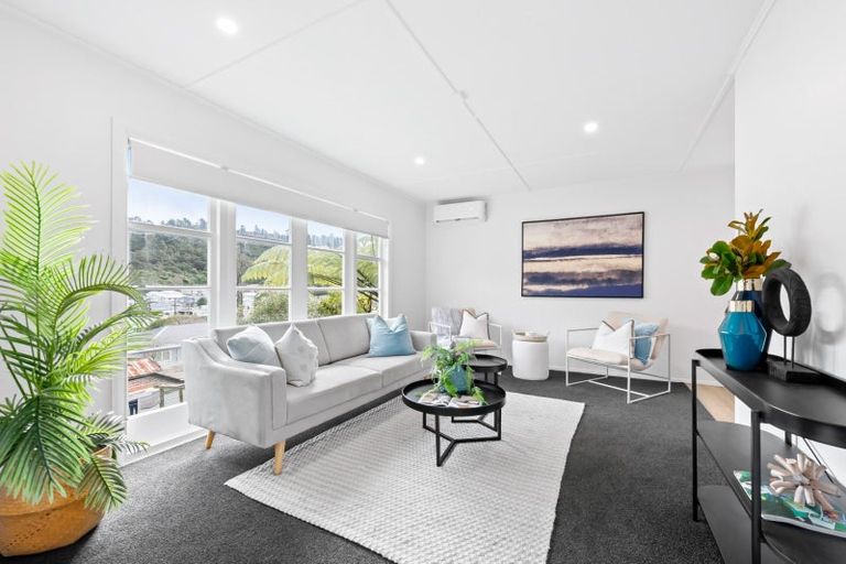 Photo of property in 7 Thomson Grove, Stokes Valley, Lower Hutt, 5019