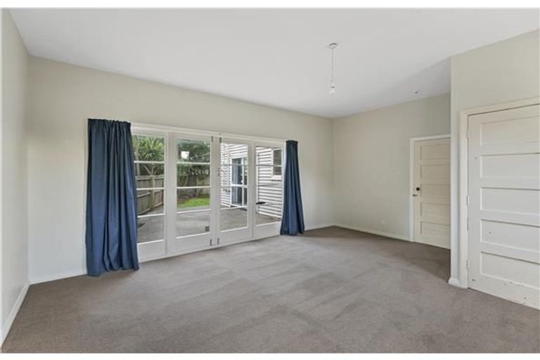 Photo of property in 5 Tara Street, Riccarton, Christchurch, 8041