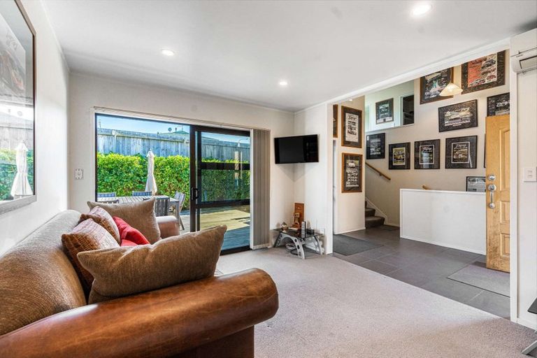 Photo of property in 563 Great South Road, Rosehill, Papakura, 2113