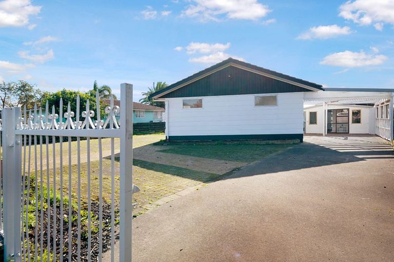 Photo of property in 4 Serrano Place, Clover Park, Auckland, 2023