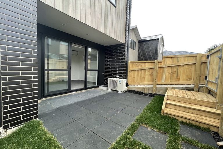 Photo of property in 1/63 Taikata Road, Te Atatu Peninsula, Auckland, 0610