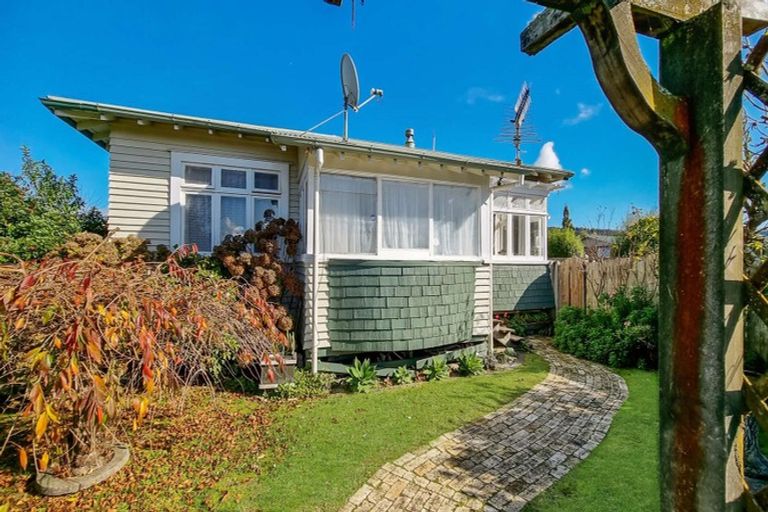 Photo of property in 33 Bidois Road, Fairy Springs, Rotorua, 3015