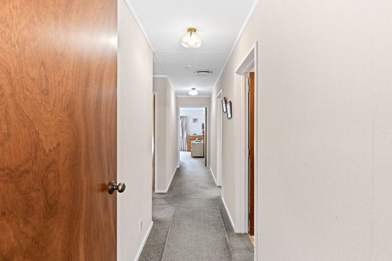 Photo of property in 10 Aitchison Place, Levin, 5510