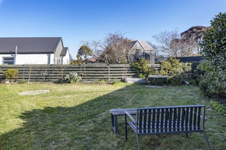 Photo of property in 16 Stormont Place, Avonhead, Christchurch, 8042