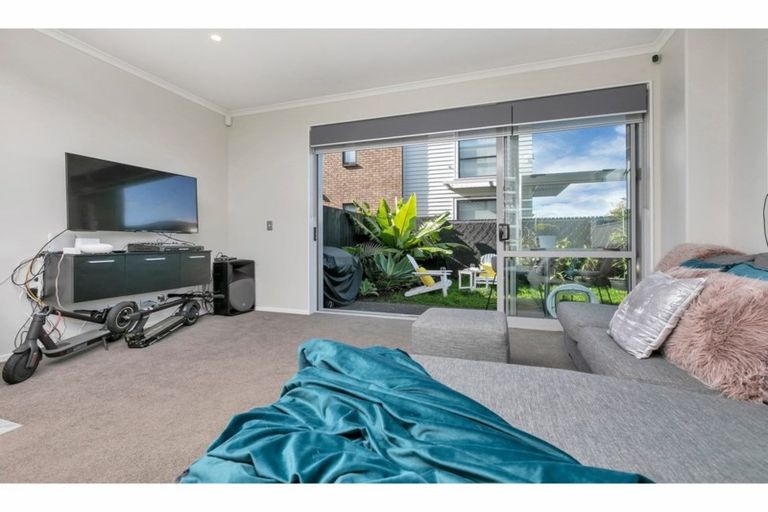 Photo of property in 24 Rangihina Road, Hobsonville, Auckland, 0616
