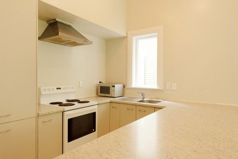 Photo of property in 82 Glenmore Street, Northland, Wellington, 6012