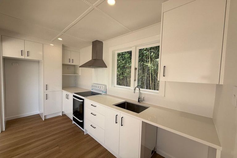 Photo of property in 212 Beach Haven Road, Beach Haven, Auckland, 0626