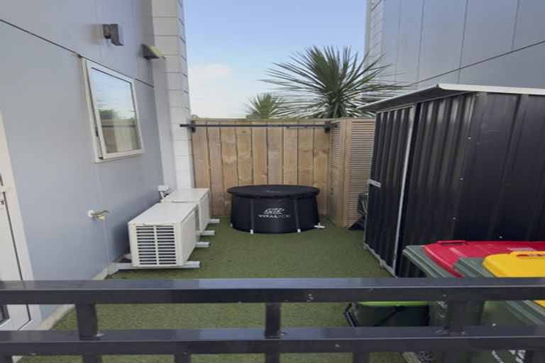 Photo of property in 3/7 Flanshaw Road, Te Atatu South, Auckland, 0610