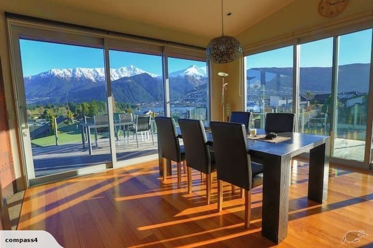 Photo of property in 17 Poplar Drive, Kelvin Heights, Queenstown, 9300