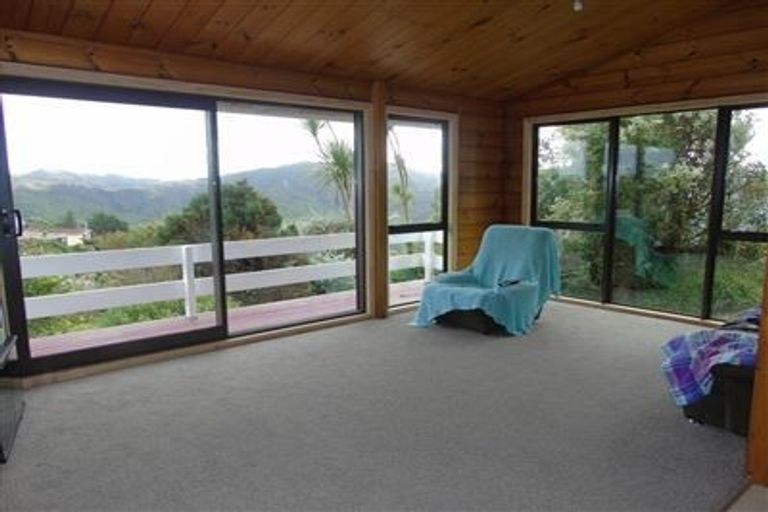 Photo of property in 18 Glamorgan Street, Northland, Wellington, 6012