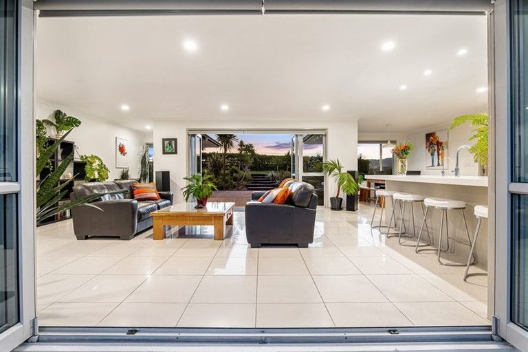 Photo of property in 466 Whitehills Road, Waitoki, Silverdale, 0994
