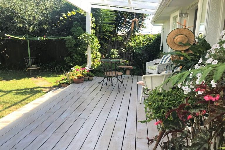 Photo of property in 6 Miro Road, Mangere Bridge, Auckland, 2022