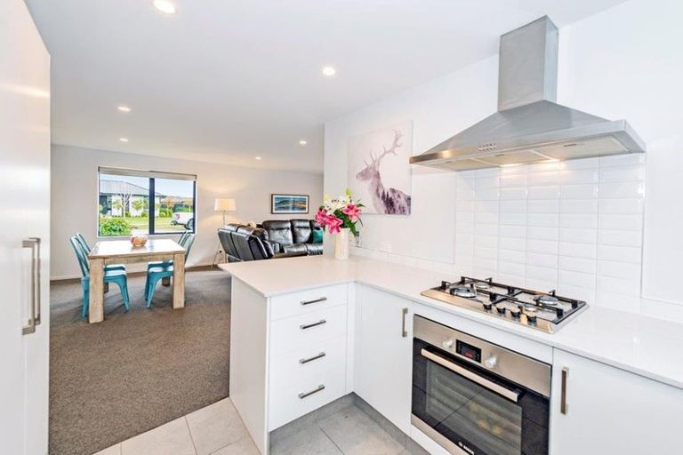 Photo of property in 1 Julia Close, Rolleston, 7614