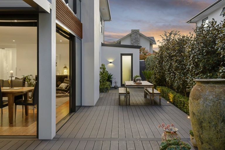 Photo of property in 51 Innes Road, St Albans, Christchurch, 8052