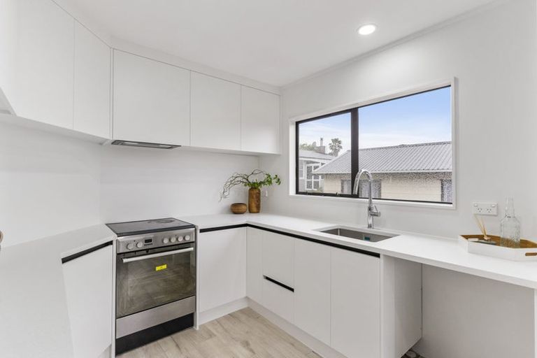 Photo of property in 1/13 Park Road, Glenfield, Auckland, 0629