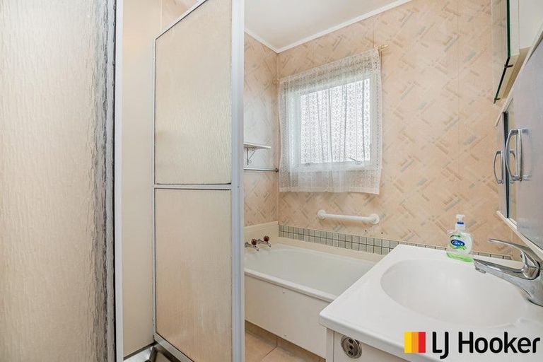 Photo of property in 11a Christmas Road, Manurewa, Auckland, 2102