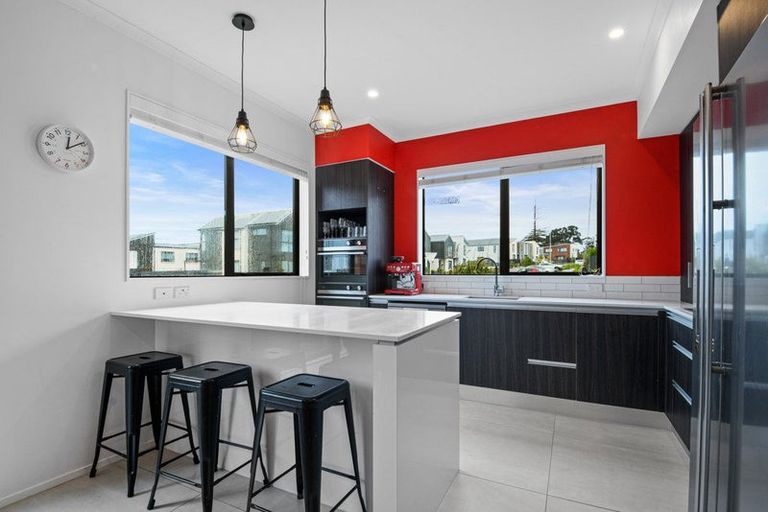 Photo of property in 18 Ringa Matau Road, Hobsonville, Auckland, 0616