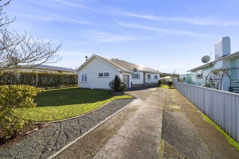 Photo of property in 44 Celia Street, Stratford, 4332