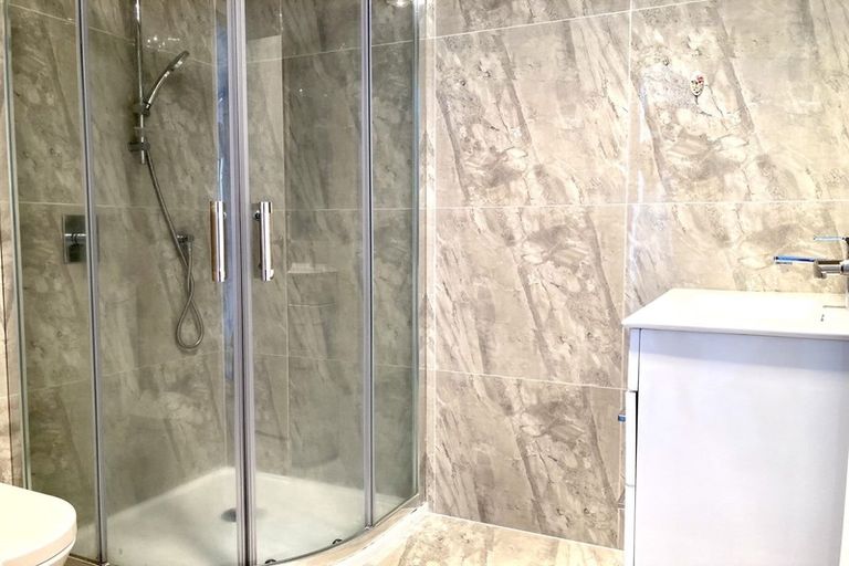 Photo of property in 206c Henderson Valley Road, Henderson, Auckland, 0612