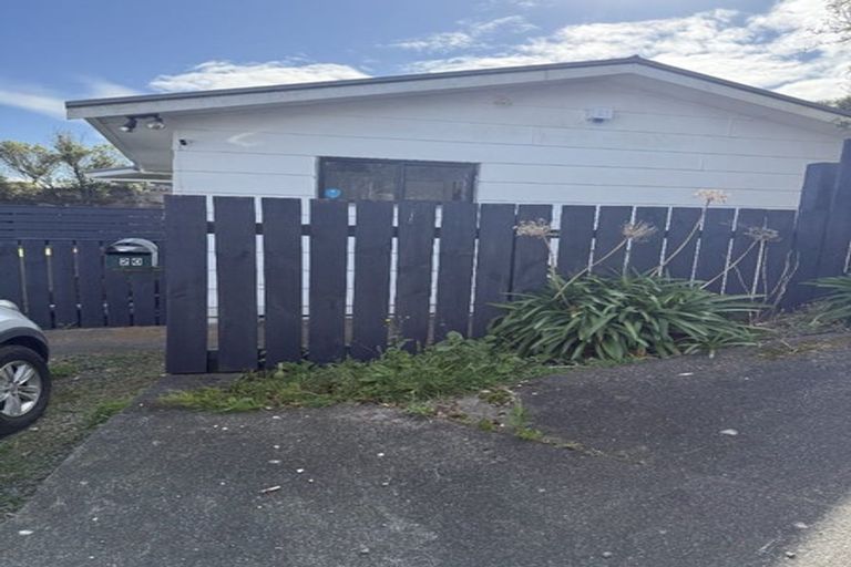 Photo of property in 1/20 Mandeville Crescent, Grenada Village, Wellington, 6037