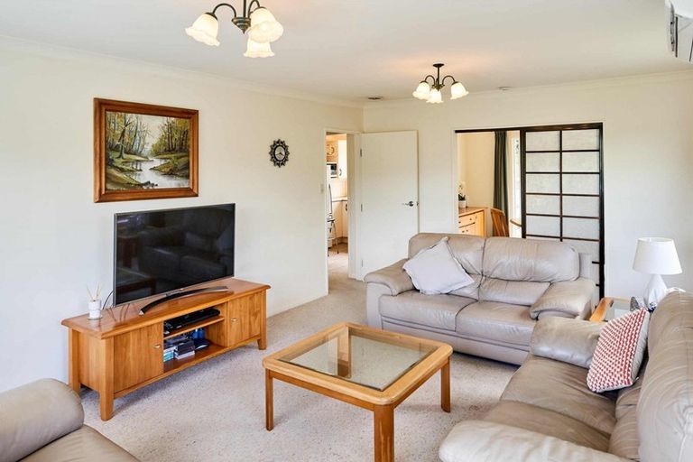 Photo of property in 10 Katarina Grove, Tawa, Wellington, 5028