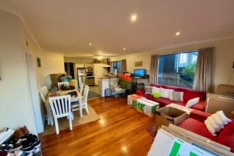 Photo of property in 280 Queens Drive, Lyall Bay, Wellington, 6022