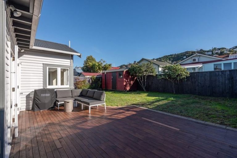 Photo of property in 19 Palm Avenue, Lyall Bay, Wellington, 6022