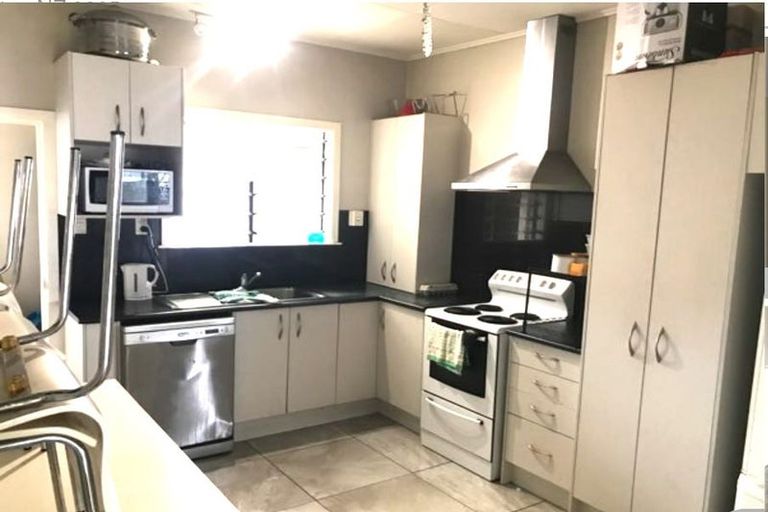 Photo of property in 2/33a Avis Avenue, Papatoetoe, Auckland, 2025