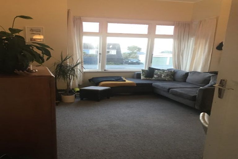 Photo of property in 232 Sutherland Road, Lyall Bay, Wellington, 6022