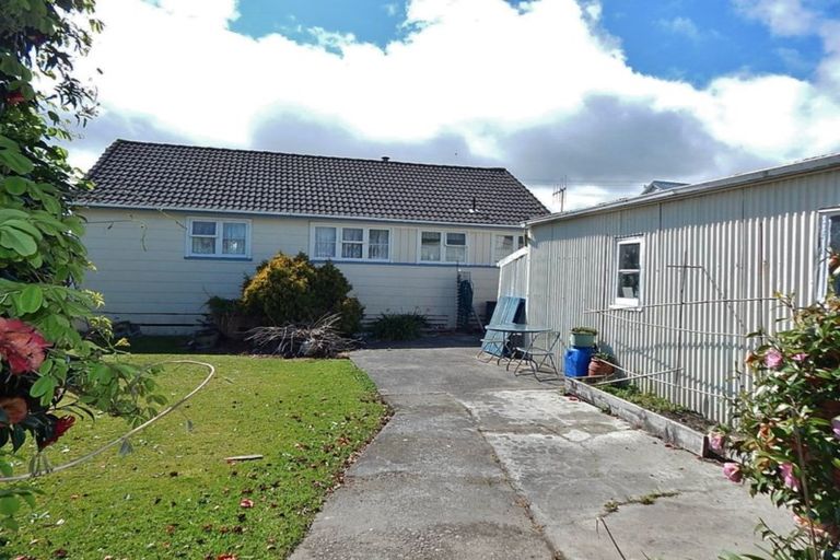 Photo of property in 56 Domett Street, Westport, 7825