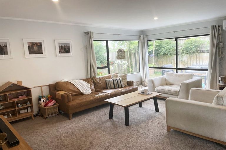 Photo of property in 1/38 Kaipatiki Road, Glenfield, Auckland, 0629