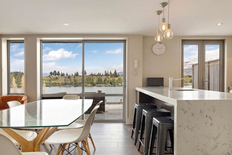 Photo of property in Rahiri Apartments, 8/23 Adelaide Street, Queenstown, 9300
