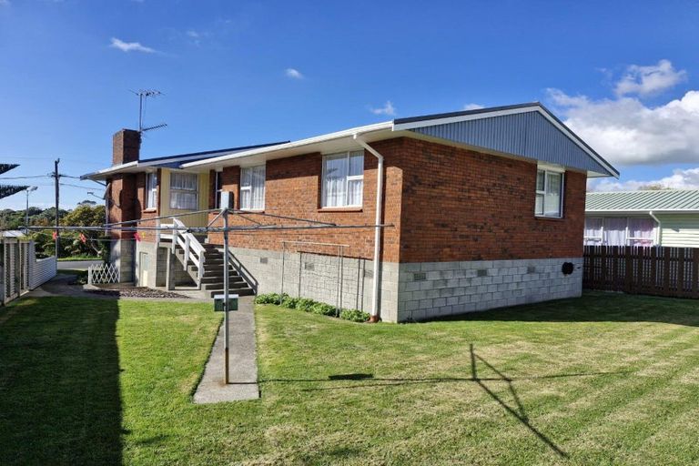 Photo of property in 20 Alberta Road, Glen Avon, New Plymouth, 4312