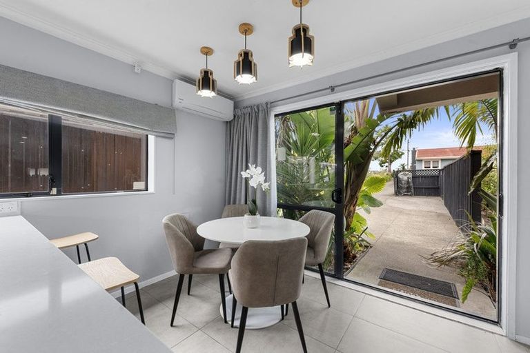 Photo of property in 628a Te Atatu Road, Te Atatu Peninsula, Auckland, 0610