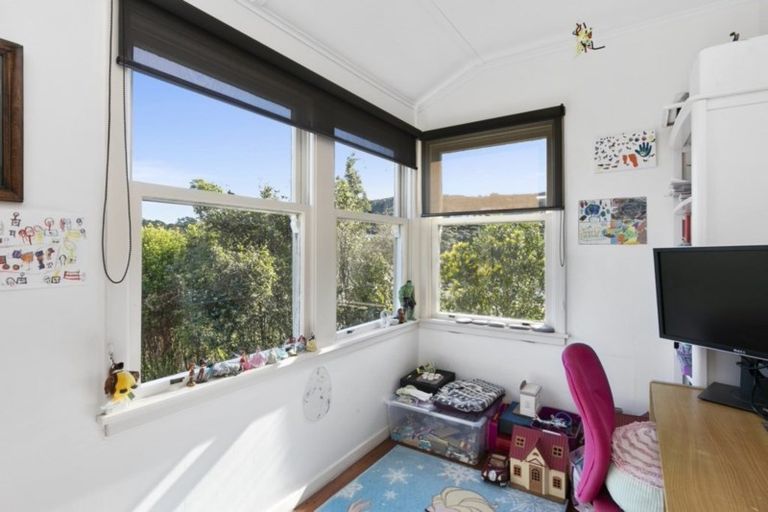 Photo of property in 27 Victory Avenue, Karori, Wellington, 6012