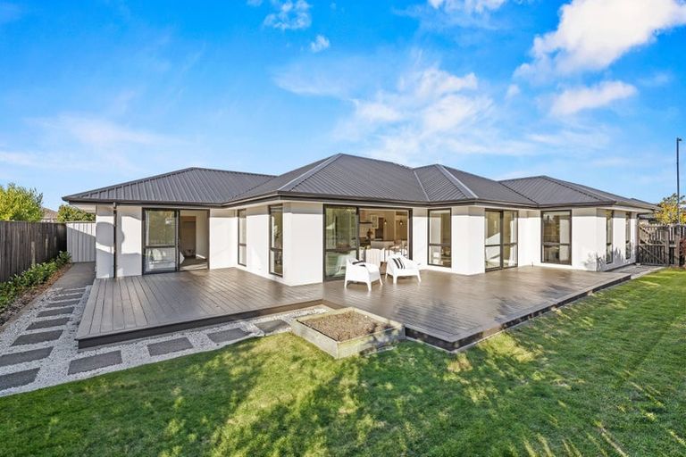 Photo of property in 10 Emma Street, Marshland, Christchurch, 8083